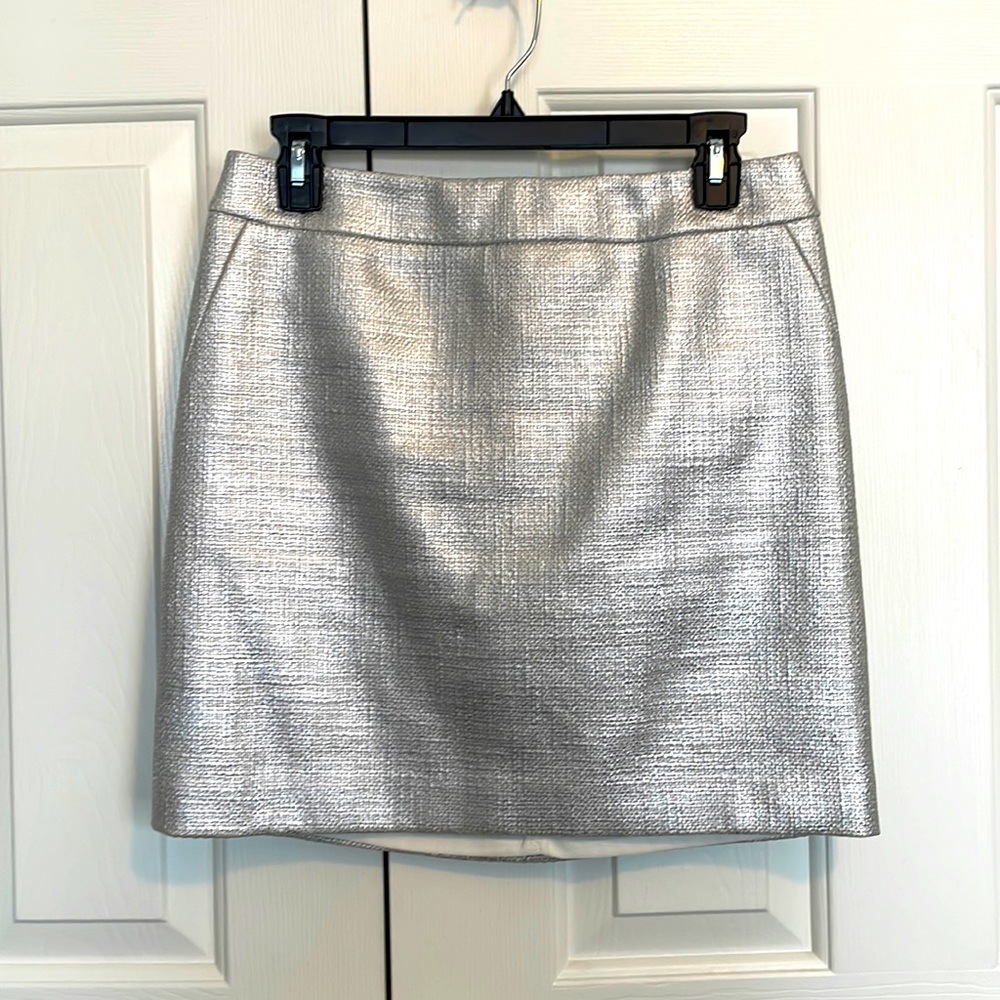 White House Black Market silver lined skirt size 4 petite